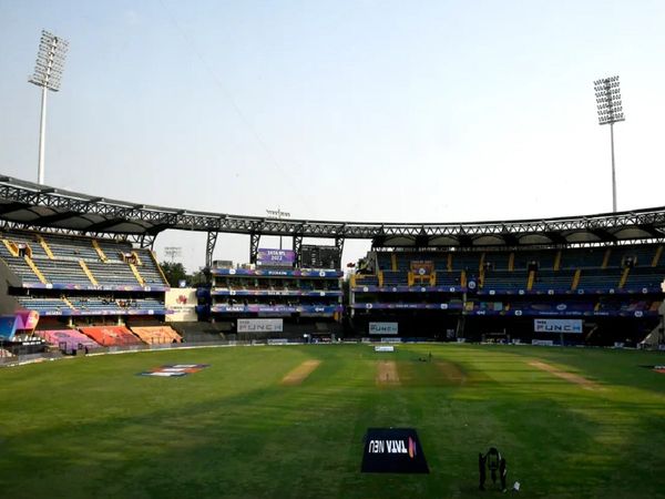 Aaj ke IPL match ki Pitch Report: IPL 2022 DC vs KKR Wankhede Stadium Pitch Report Mumbai Weather Today, Delhi Capitals vs Kolkata Knight Riders Pitch Report, Mumbai Weather Forecast, Latest IPL updates, Today IPL match pitch report