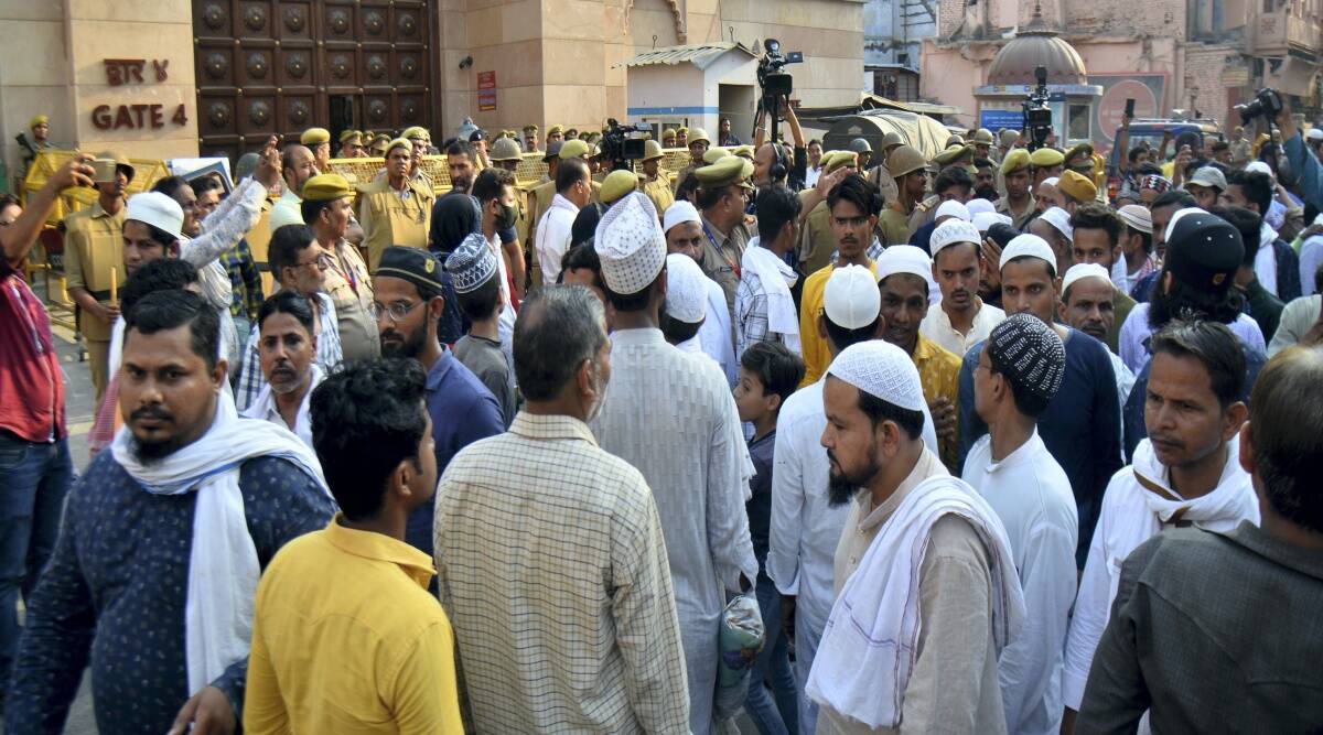 Gyanvapi masjid survey to continue, says Varanasi court order;  Survey commissioner stays
