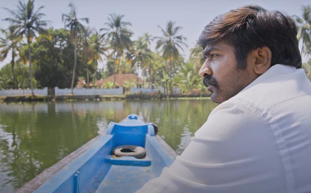 ‘Maamanithan’ movie review: Vijay Sethupathi, Gayathrie try their best to save this simple melodrama from sinking