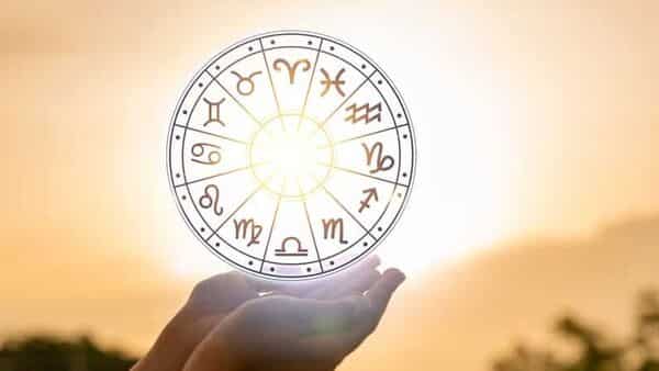 Read august 7, 2022 daily horoscope by Chirag Bejan Daruwalla to know astrological predictions related to career, business and money for all zodiac signs