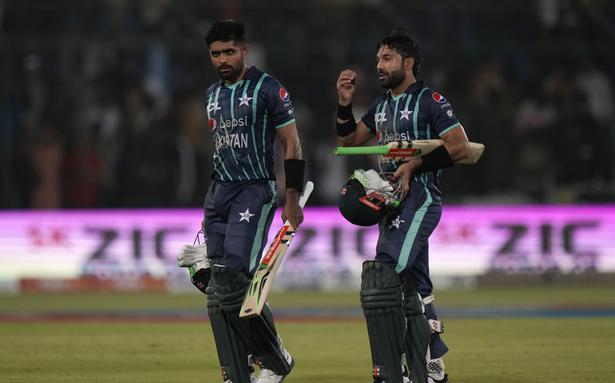 Pak vs Eng 2nd T20 |  Babar, Rizwan lead Pakistan to 10-wicket win