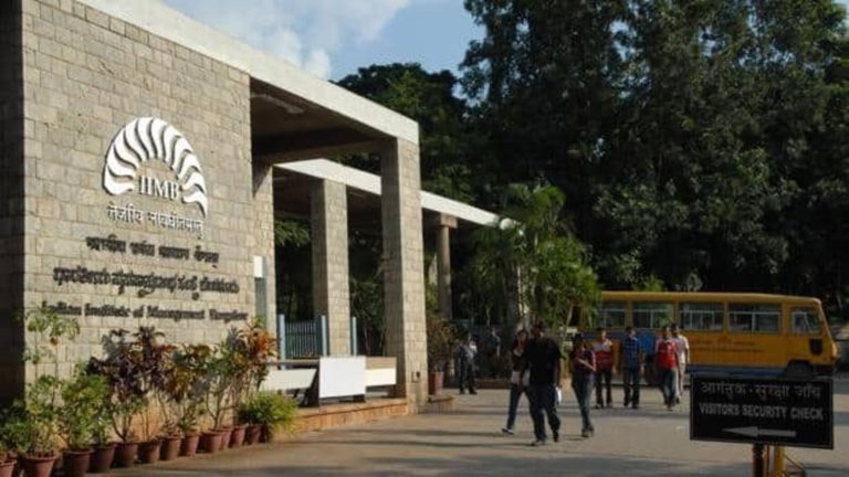 With 29 global offers, 516 IIM-Bangalore students earn an average annual salary of ₹32.5 lakh